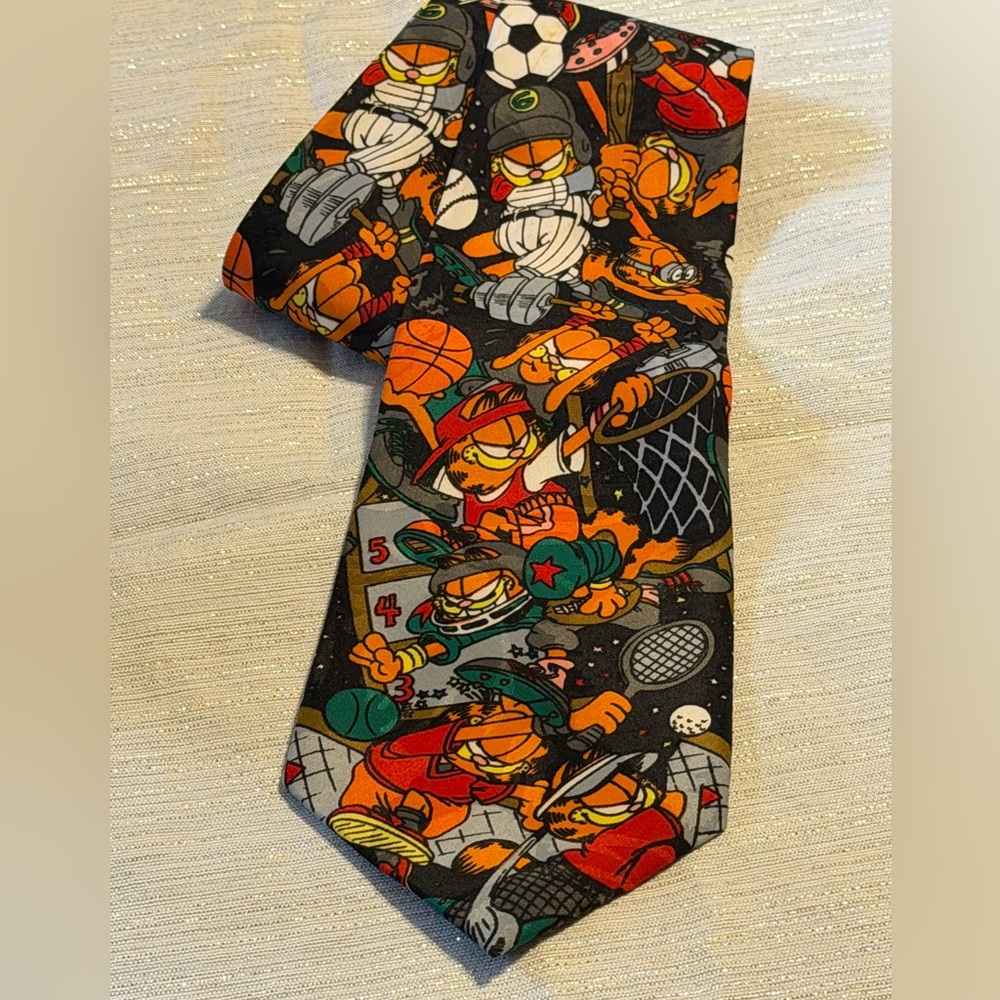 Vintage 1978 Garfield Silk Sport Theme Neck Tie